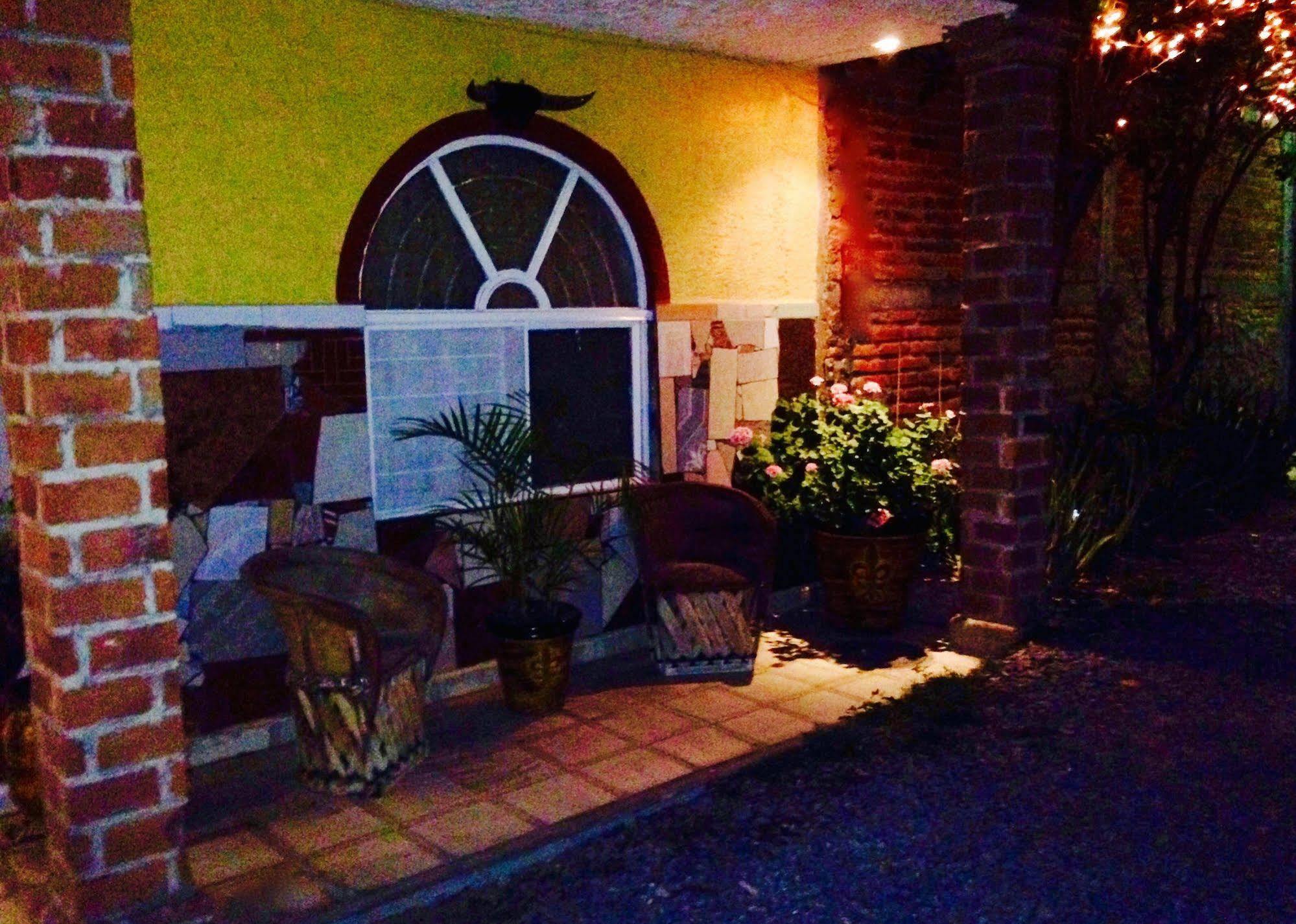 Hotel Mi Pueblito Тонала Экстерьер фото