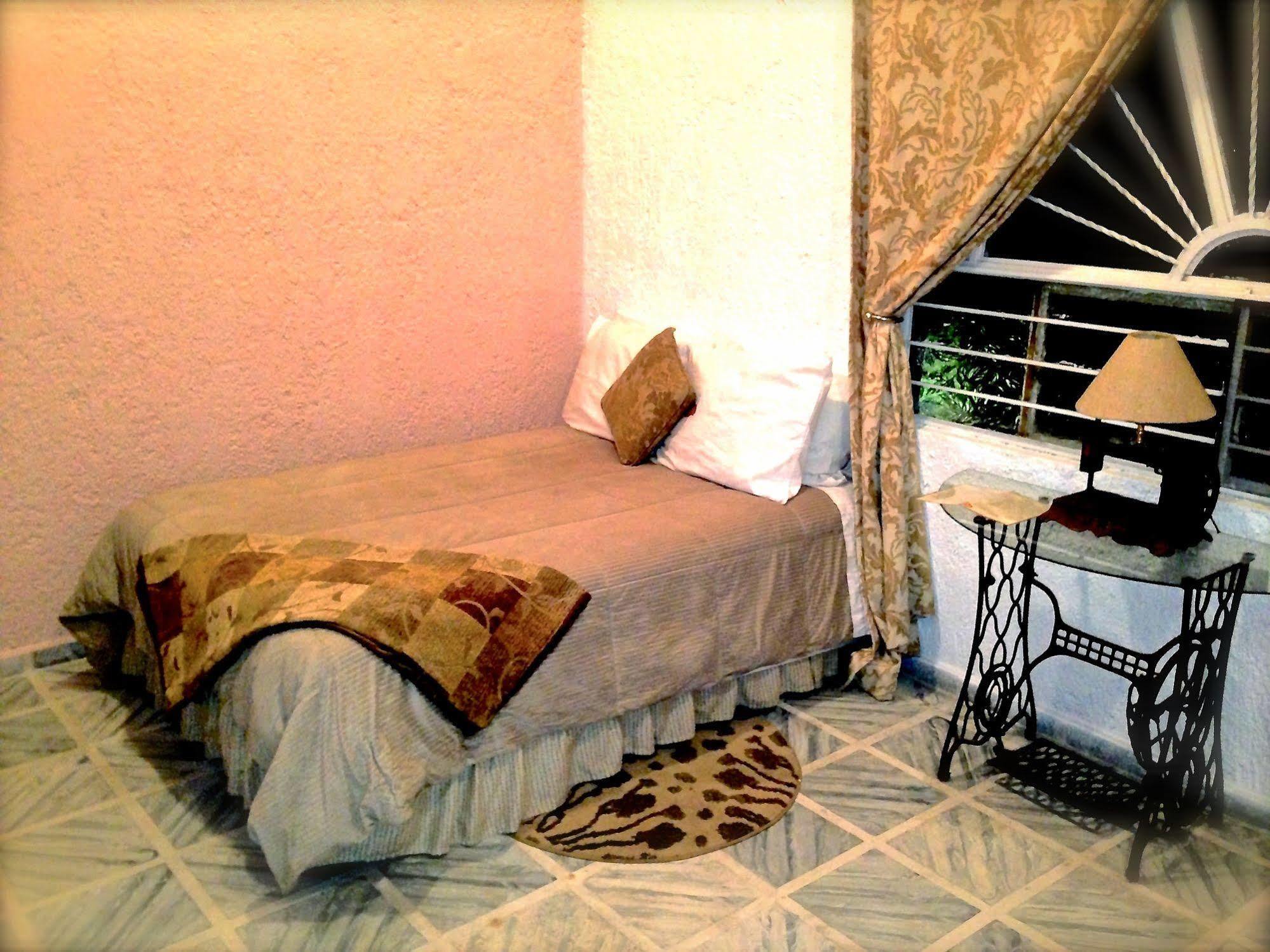 Hotel Mi Pueblito Тонала Экстерьер фото