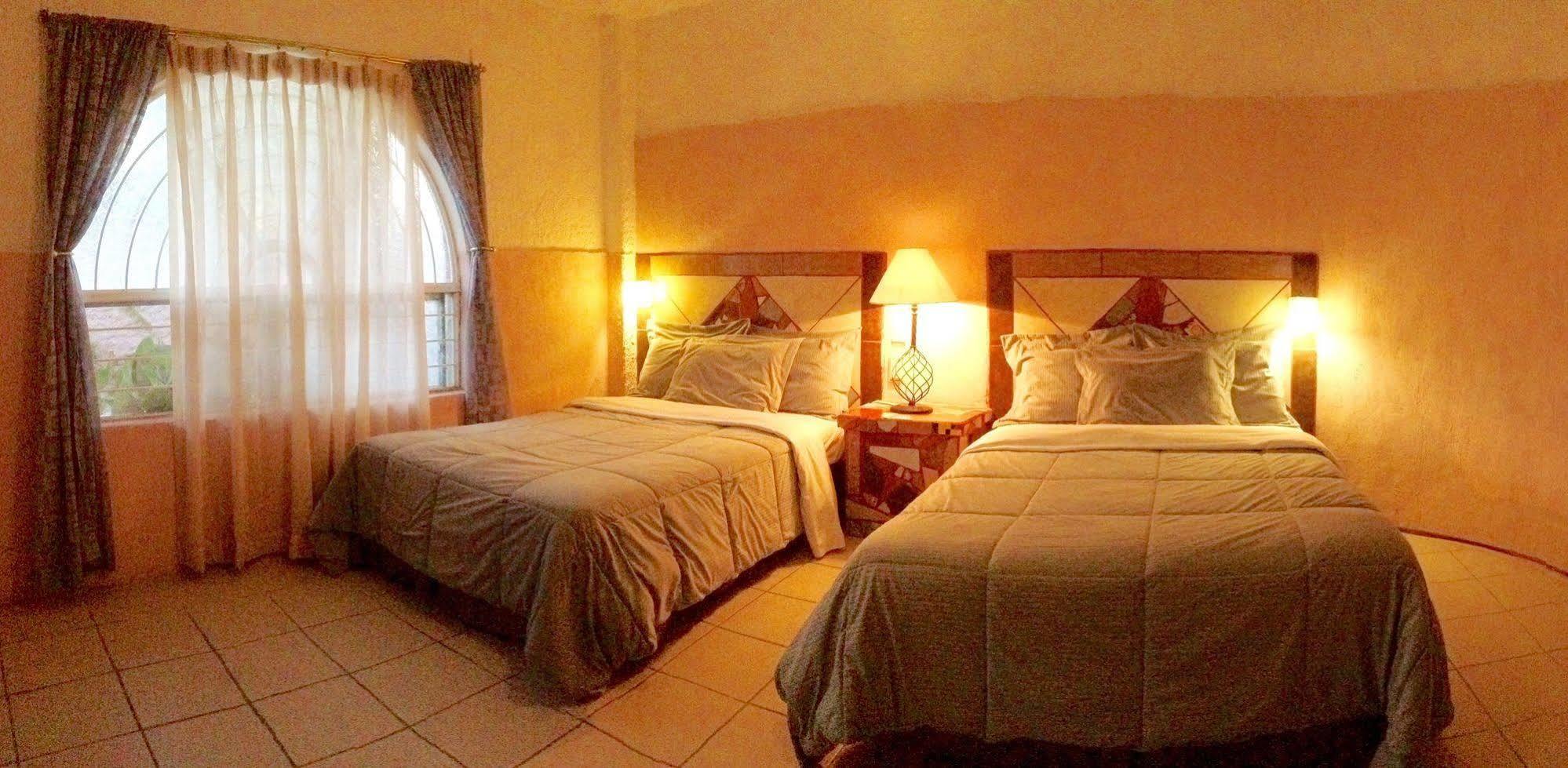 Hotel Mi Pueblito Тонала Экстерьер фото